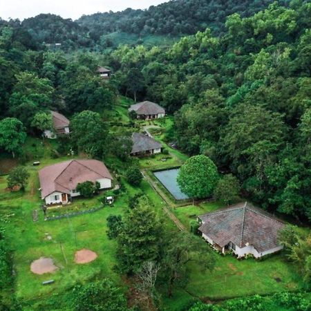 Abad Brookside Wayanad Vythiri Exterior foto